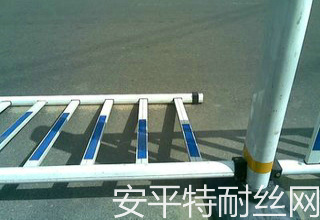 中央隔離護(hù)欄