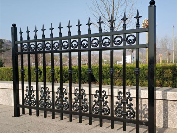 鐵藝護(hù)欄 鐵藝護(hù)欄